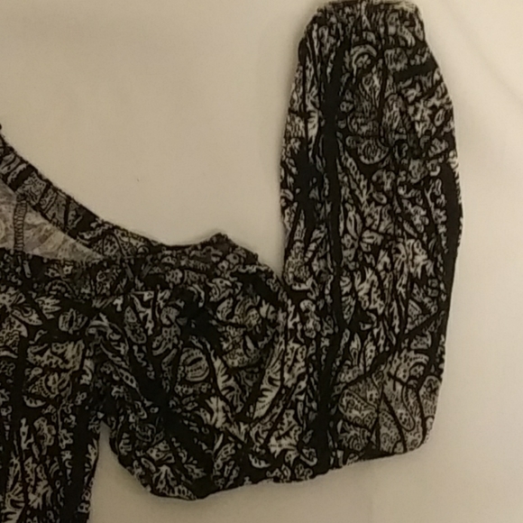 °•°>free people<°•°cold shoulder/Hi-Lo split/metal - Picture 5 of 7